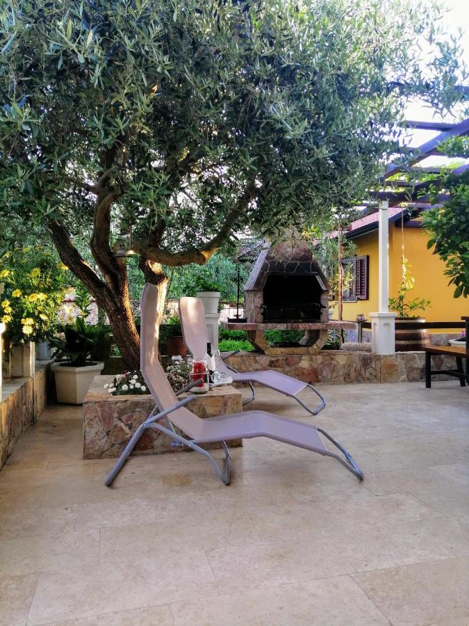 T&D Apartmani Pula Exterior foto
